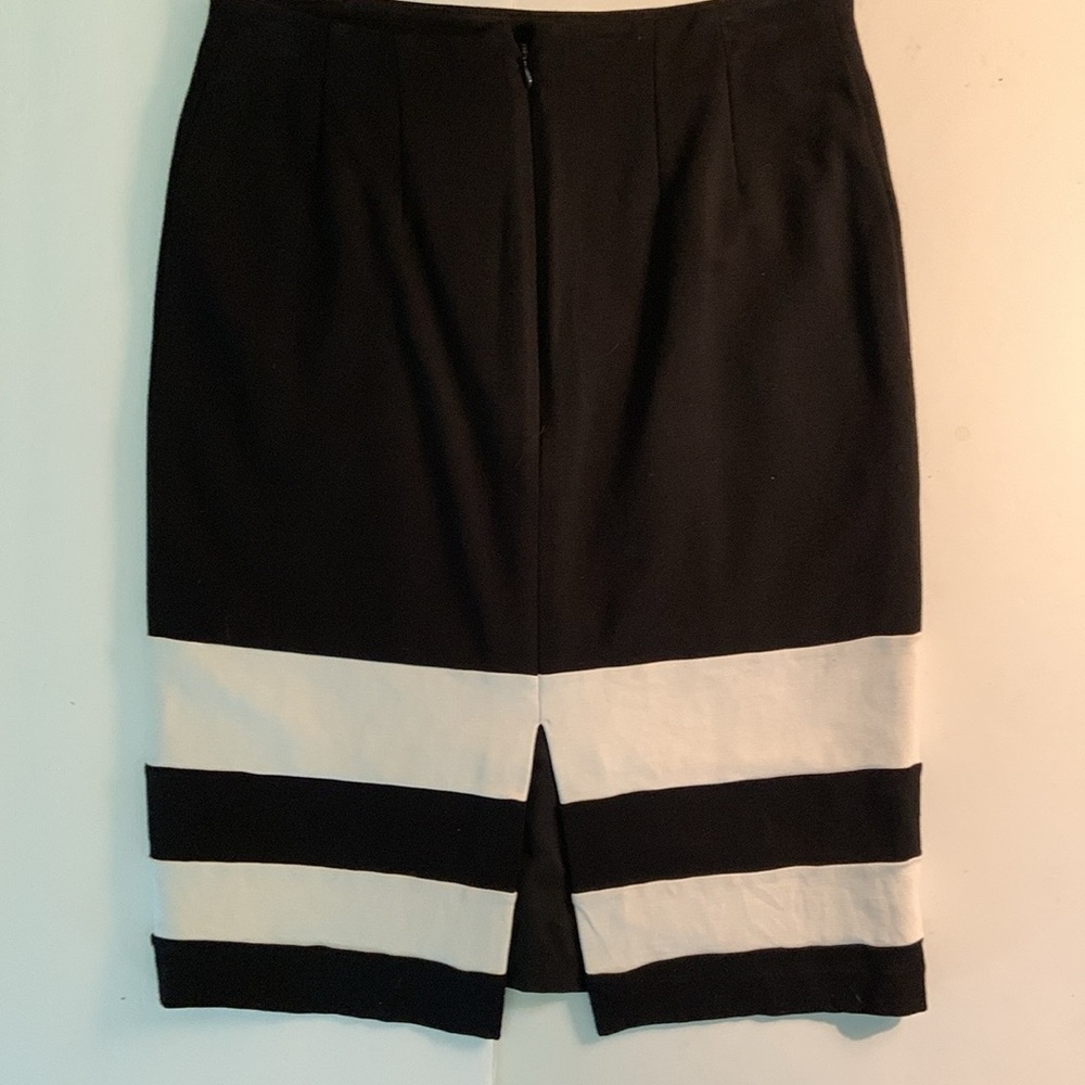 White House, Black market pencil skirt